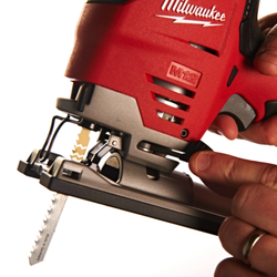 מסור אנכי נטען 18V (גוף בלבד)