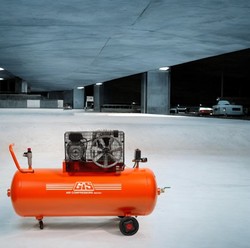 מדחס / קומפרסור 200 ליטר תוצרת איטליה 