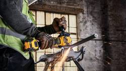 משחזת 20V 5 בראשלס עם ויסות מהירות הפעלה קבועה (גוף בלבד)