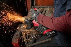 משחזת זווית 18V ללא פחמים + סוללה 5.0AH