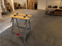 שולחן עבודה מתכוונן מתכת / עץ