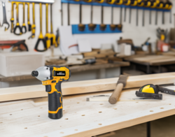 מברגת אימפקט 12V + סוללה 2A ומטען 