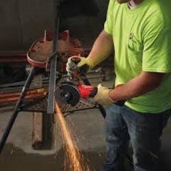 משחזת זווית 18V ללא פחמים + סוללה 5.0AH