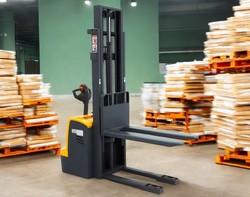 מלגזון הרמה שינוע חשמלי תלת שלבי 1.5 טון לגובה 4.5 מ’ 