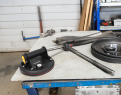 ונטוזה להרמת זכוכית ראש בודד 190 קג + משאבת ואקום חשמלית נטענת