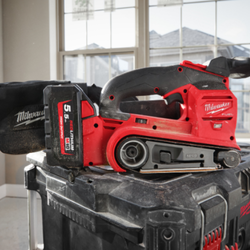 מלטשת סרט 75 מ״מ 18V מקצועית נטענת (גוף בלבד)