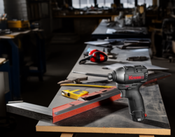 קיט מברגת אימפקט 12V + סוללות ומטען + מברגים + סט חולצי 