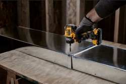 מברגה / מקדחה ללא פחמים 12V עם 4 ראשים מתחלפים (גוף בלבד)