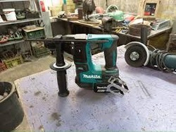 פטישון נטען 18V ללא פחמים (גוף בלבד)