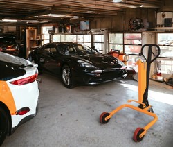 עגלת שינוע הידראולית לחבית 200 ליטר