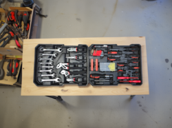 מזוודת נשיאה טורלית על גלגלים 187 חלקים