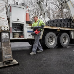 מפתח רטיטה אף ארוך נטען 18V (גוף בלבד)