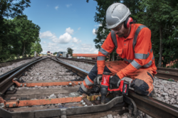 מפתח רטיטה ''1 18V + סוללות 5AH ומטען