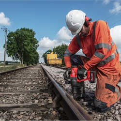 מפתח רטיטה נטען 18V + שתי סוללות 8.0AH