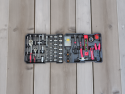 מזוודת נשיאה טורלית על גלגלים 187 חלקים