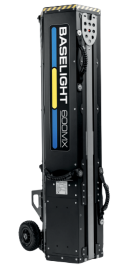 עמוד תאורה לשטח עד 11,300 מר בעוצמה 95,000 לומן