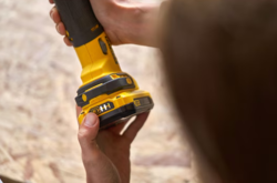 מולטיטול + 2 סוללות 2AH + מטען 