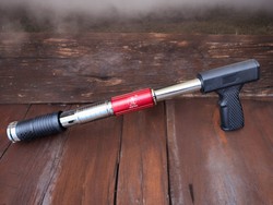 אקדח מסמרים ידני למסמרי 32 ממ + 100 מסמרים