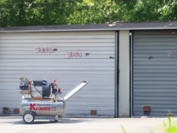 מדחס / קומפרסור מקצועי 50 ליטר 3 כ ס 2 ראשים