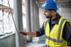 גלאי מתח ללא מגע בטווח 24 עד 1000V AC