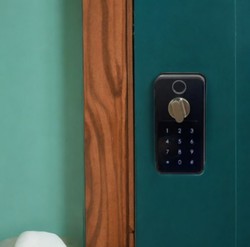 מנעול חכם לבית לדלתות חוץ ופנים