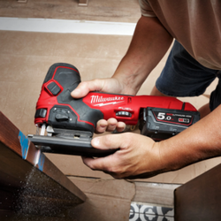 מסור אנכי אחיזת גוף 18V נטען (גוף בלבד)